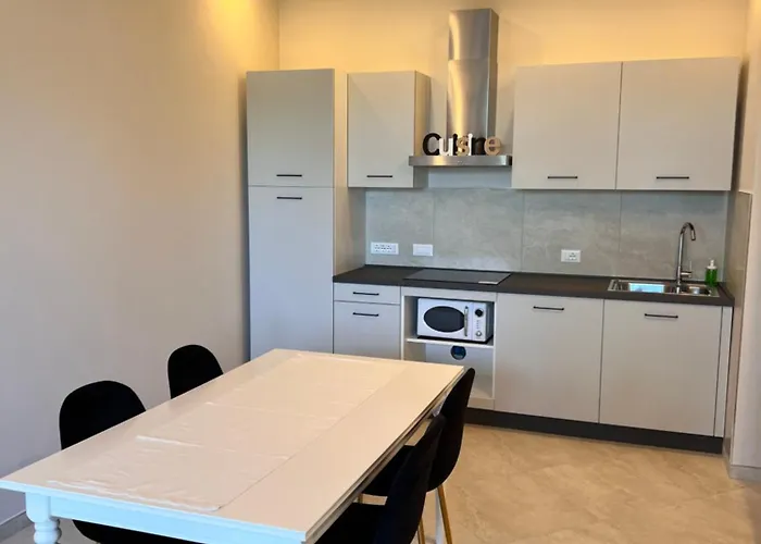 بيت ضيافة Emilia381 *